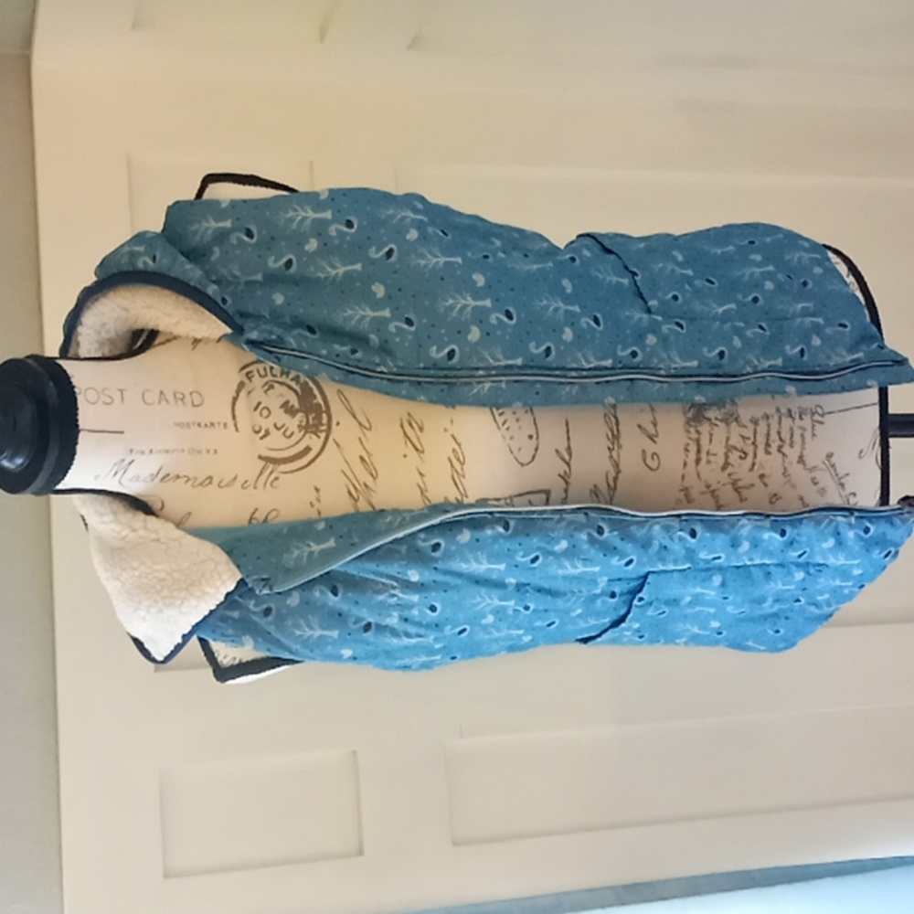 Copper Key Swan Print Vest With Sherpa Trimmed Hood